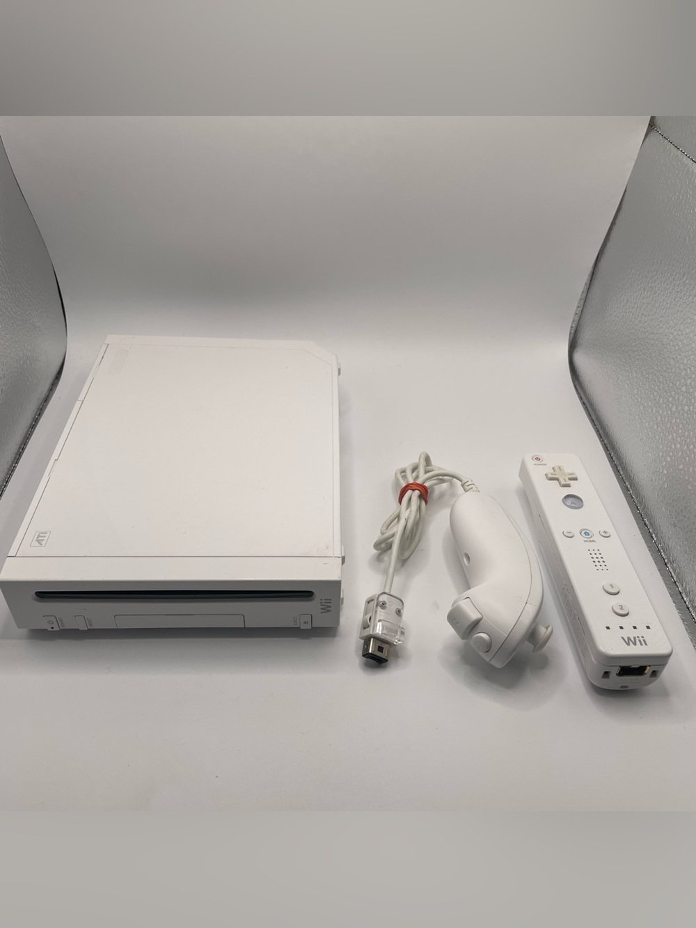 Nintendo White Wii Console with Remote, Nunchuk, Cords & Wii Play